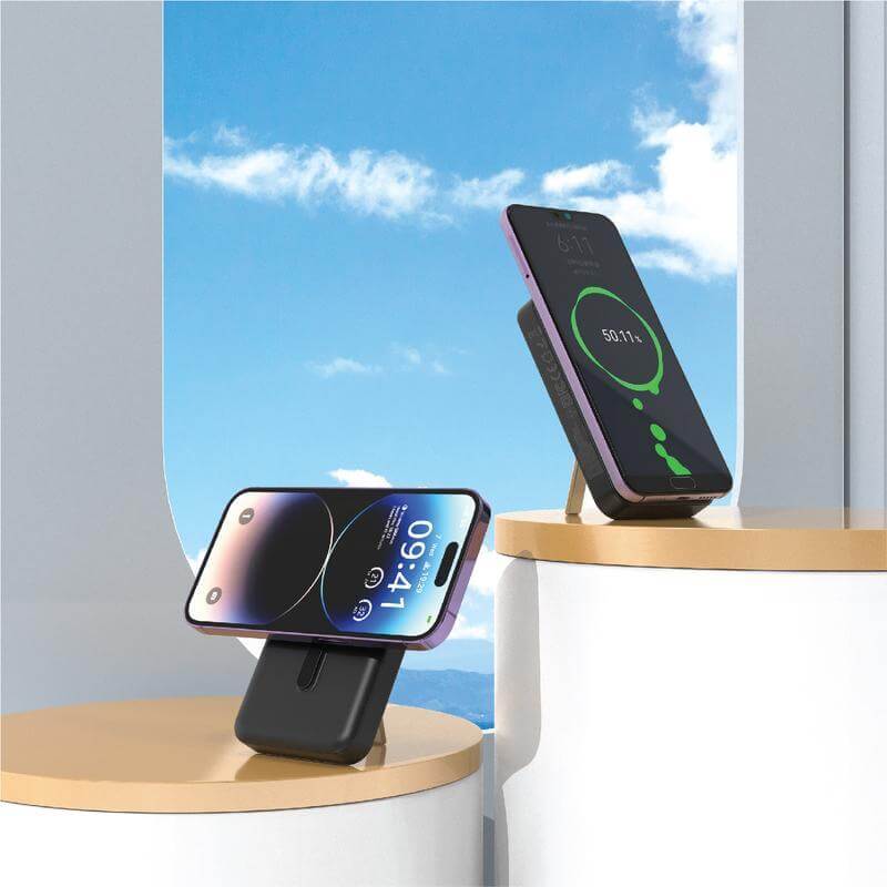 Solano - @memorii 10000mah Mag Wireless Powerbank With Inbuilt Cables